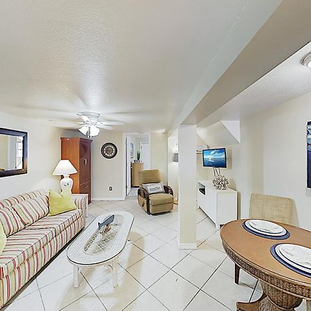 The Palm Condos St. Pete Beach Bagian luar foto