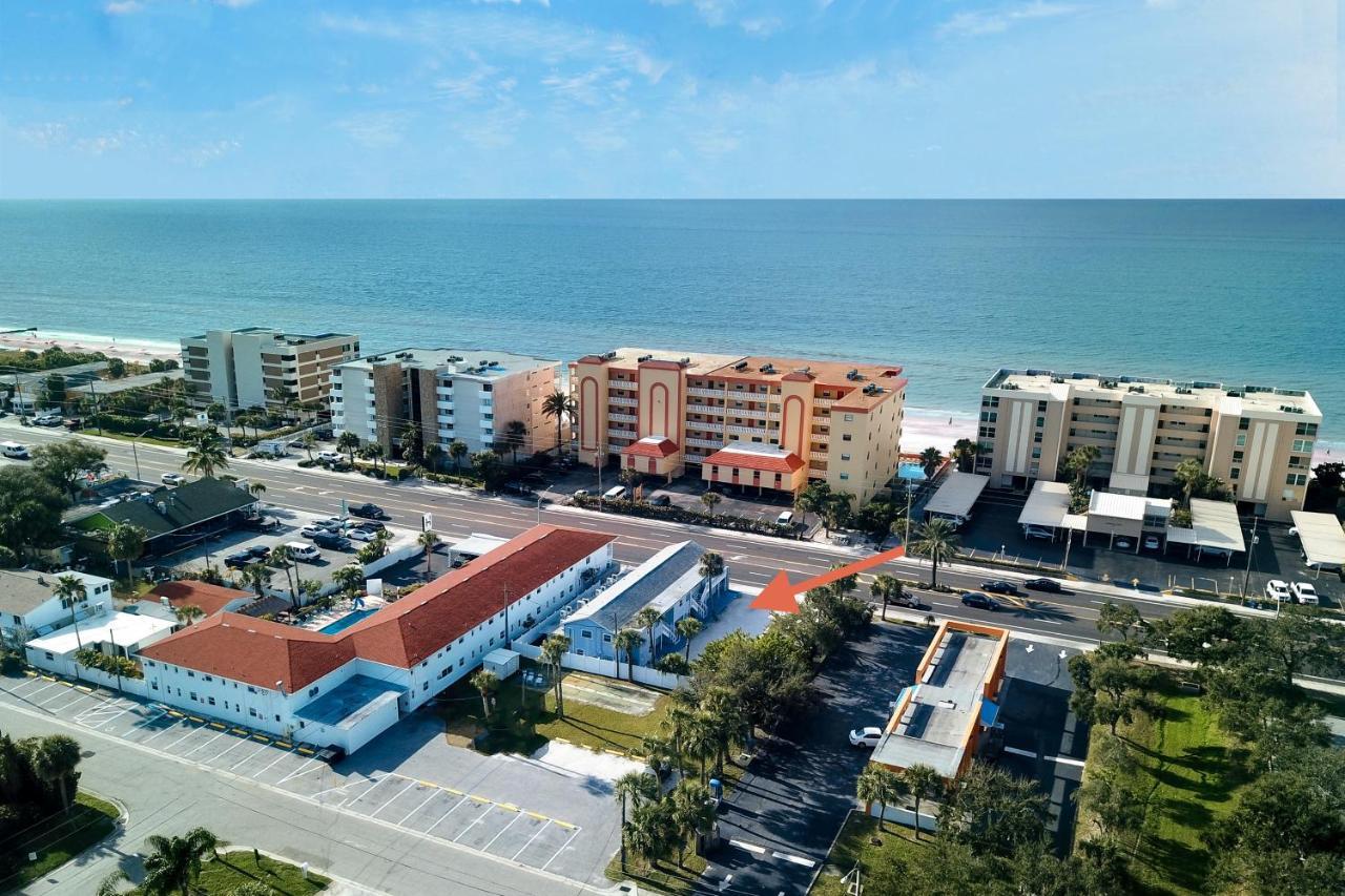 The Palm Condos St. Pete Beach Bagian luar foto