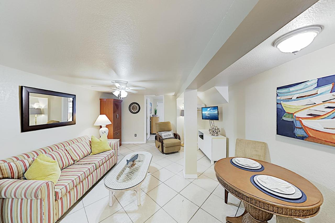 The Palm Condos St. Pete Beach Bagian luar foto