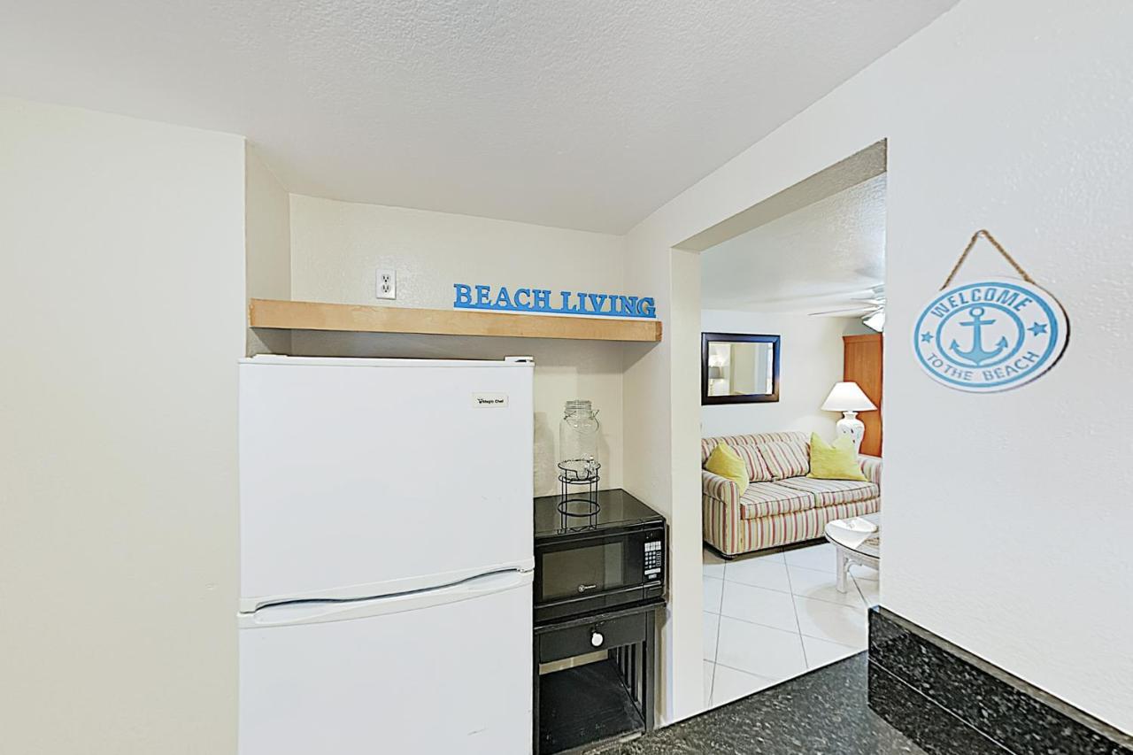 The Palm Condos St. Pete Beach Bagian luar foto
