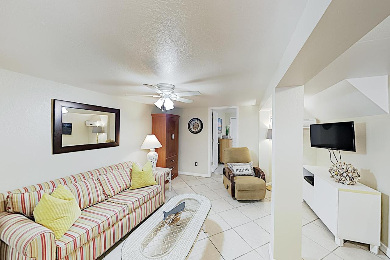 The Palm Condos St. Pete Beach Bagian luar foto