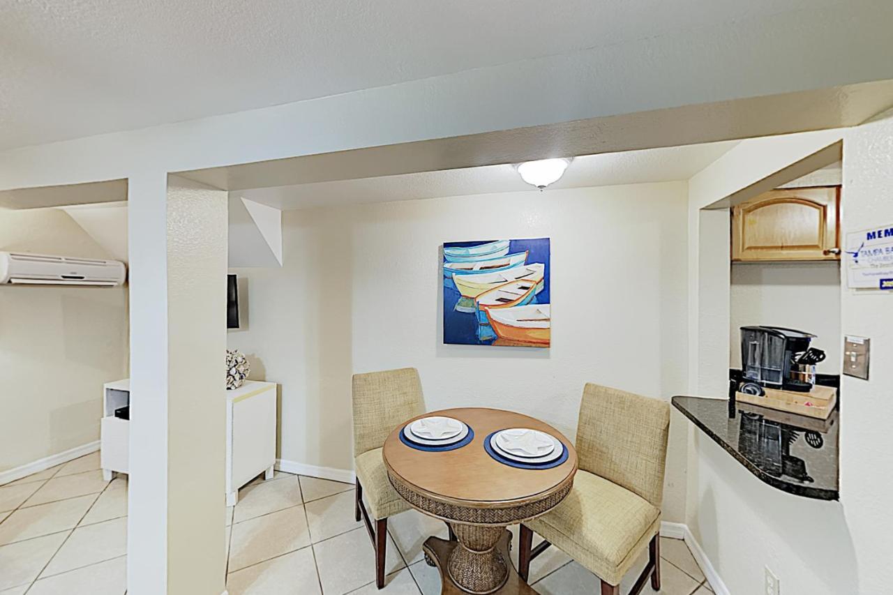 The Palm Condos St. Pete Beach Bagian luar foto
