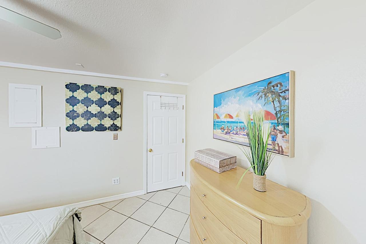 The Palm Condos St. Pete Beach Bagian luar foto