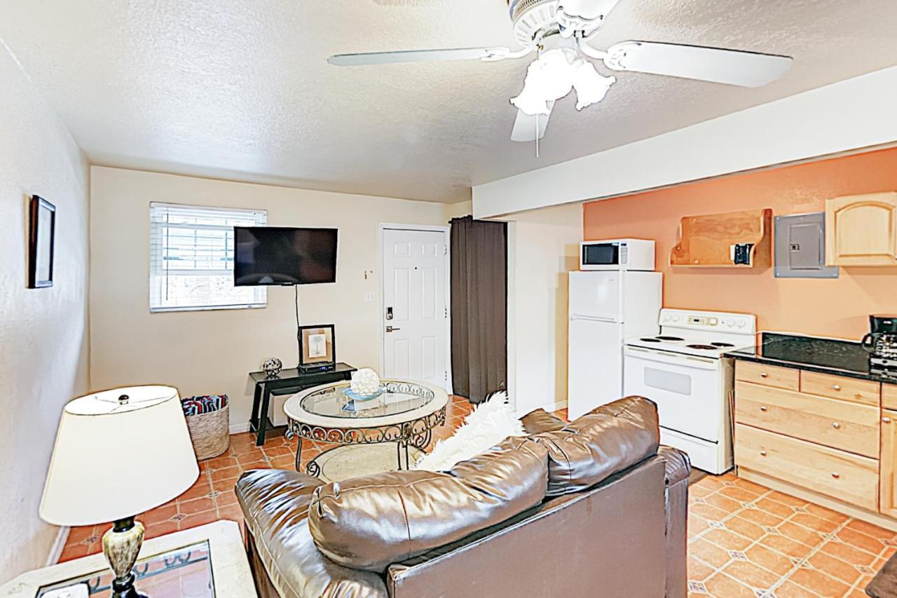 The Palm Condos St. Pete Beach Bagian luar foto