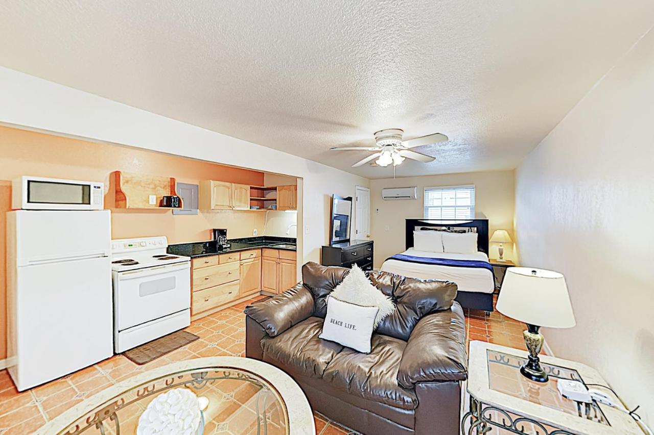 The Palm Condos St. Pete Beach Bagian luar foto