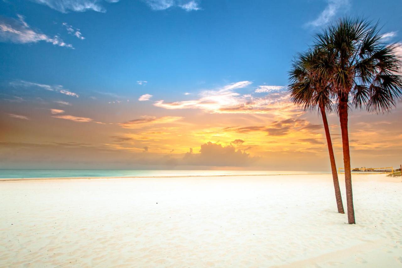 The Palm Condos St. Pete Beach Bagian luar foto